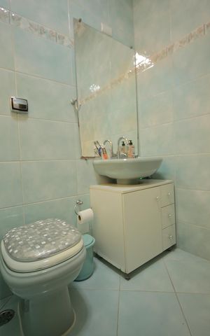 Casa à venda com 208m², 3 quartos e 4 vagasBanheiro Suíte 2 