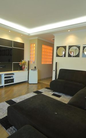 Casa à venda com 208m², 3 quartos e 4 vagasSala 