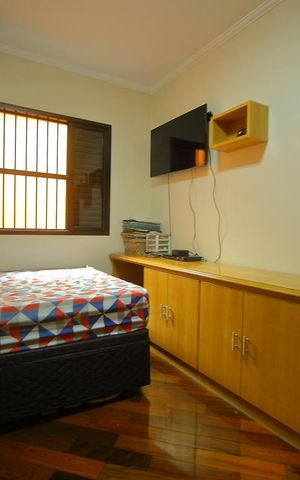 Casa à venda com 208m², 3 quartos e 4 vagasSuíte 2 