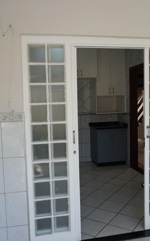 Casa para alugar com 260m², 4 quartos e 5 vagasCozinha e Área de Serviço