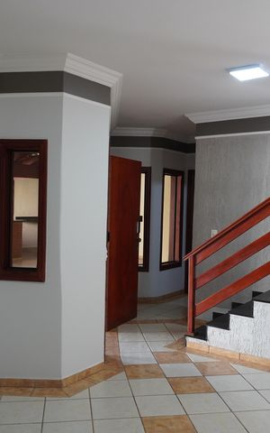 Casa para alugar com 260m², 4 quartos e 5 vagasSala