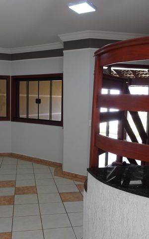 Casa para alugar com 260m², 4 quartos e 5 vagasSala