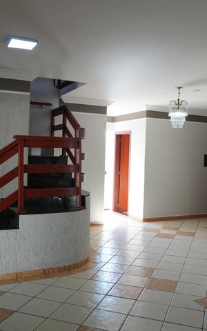 Casa para alugar com 260m², 4 quartos e 5 vagasSala