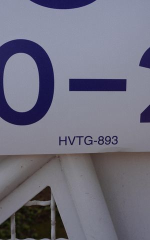 Casa para alugar com 260m², 4 quartos e 5 vagasFachada com plaquinha HVTG-893