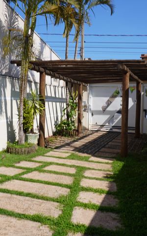 Casa para alugar com 260m², 4 quartos e 5 vagasQuintal