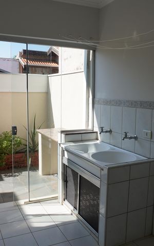 Casa para alugar com 260m², 4 quartos e 5 vagasCozinha e Área de Serviço