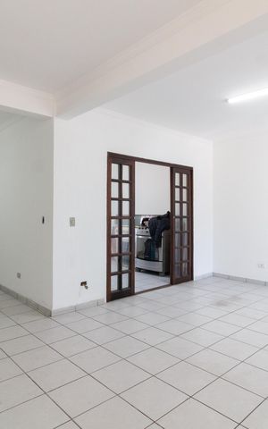 Casa para alugar com 250m², 2 quartos e 3 vagas Casa para alugar com 250m², 2 quartos e 3 vagasSala