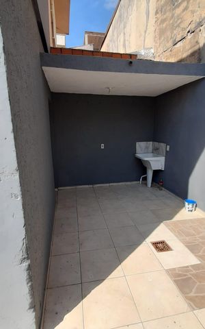 Casa à venda com 200m², 3 quartos e 2 vagas Casa à venda com 200m², 3 quartos e 2 vagasÁrea de serviço
