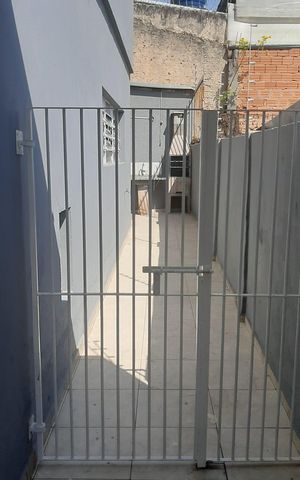 Casa à venda com 200m², 3 quartos e 2 vagas Casa à venda com 200m², 3 quartos e 2 vagasÁrea externa