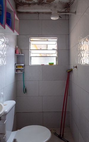 Casa à venda com 220m², 4 quartos e 3 vagasBanheiro - Casa 2