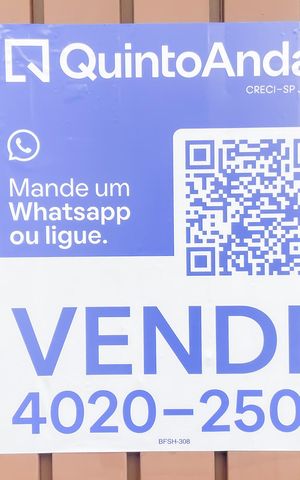 Casa à venda com 157m², 2 quartos e 2 vagas Casa à venda com 157m², 2 quartos e 2 vagasPlaca