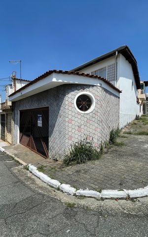 Casa para alugar com 80m², 3 quartos e 2 vagas Casa para alugar com 80m², 3 quartos e 2 vagasFachada + Placa