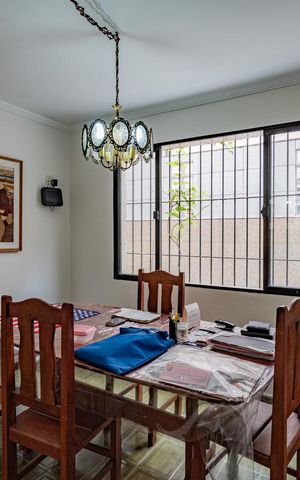 Casa à venda com 150m², 3 quartos e 2 vagas Casa à venda com 150m², 3 quartos e 2 vagasSala de Jantar