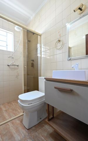 Casa para alugar com 181m², 3 quartos e 2 vagasBanheiro