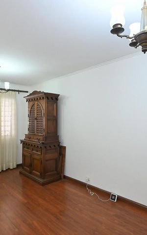 Casa para alugar com 181m², 3 quartos e 2 vagasSala