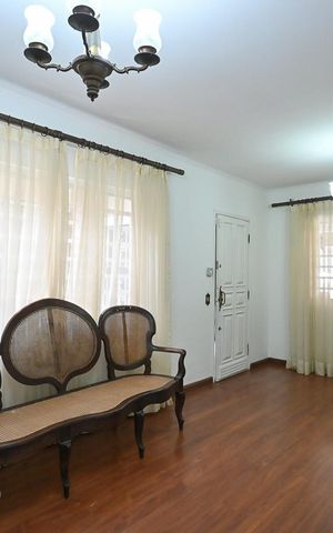 Casa para alugar com 181m², 3 quartos e 2 vagasSala