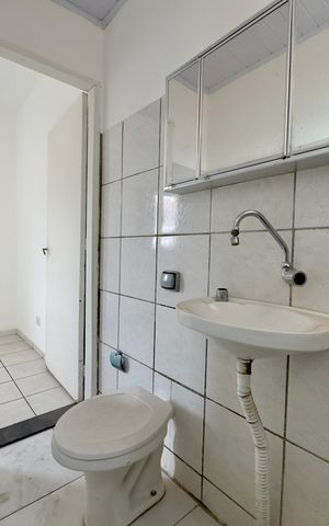 Casa para alugar com 140m², 2 quartos e sem vaga Casa para alugar com 140m², 2 quartos e sem vagaBanheiro 1