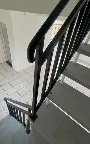 Casa para alugar com 140m², 2 quartos e sem vaga Casa para alugar com 140m², 2 quartos e sem vagaEscada
