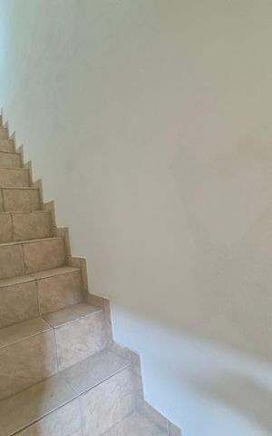 Casa para alugar com 140m², 2 quartos e sem vaga Casa para alugar com 140m², 2 quartos e sem vagaEscada