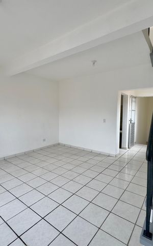 Casa para alugar com 140m², 2 quartos e sem vaga Casa para alugar com 140m², 2 quartos e sem vagaSala