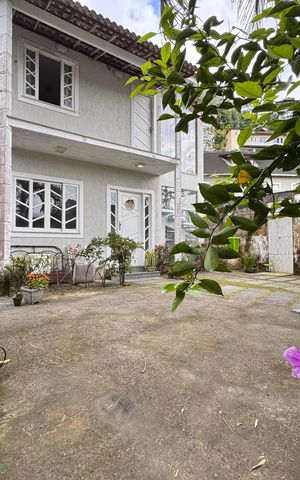 Apartamento à venda com 160m², 3 quartos e 1 vaga Apartamento à venda com 160m², 3 quartos e 1 vagaÁrea externa