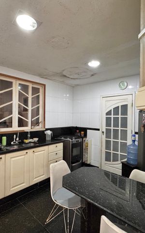 Apartamento à venda com 160m², 3 quartos e 1 vaga Apartamento à venda com 160m², 3 quartos e 1 vagaCozinha e Área de Serviço