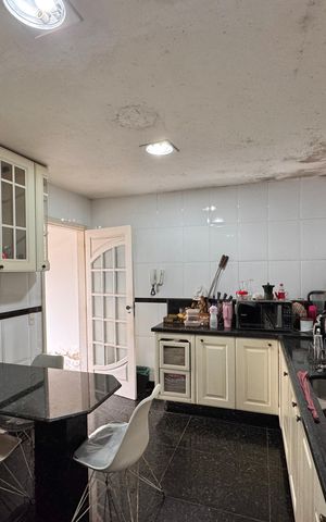 Apartamento à venda com 160m², 3 quartos e 1 vaga Apartamento à venda com 160m², 3 quartos e 1 vagaCozinha e Área de Serviço