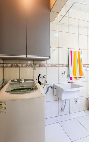 Apartamento à venda com 65m², 2 quartos e sem vaga Apartamento à venda com 65m², 2 quartos e sem vagaBanheiro