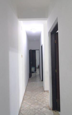 Casa à venda com 250m², 2 quartos e 2 vagasCorredor