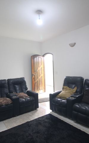 Casa à venda com 250m², 2 quartos e 2 vagasSala
