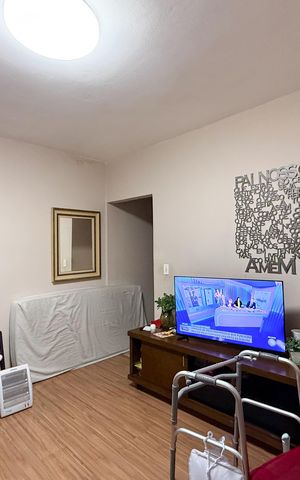 Casa para alugar com 100m², 2 quartos e 1 vaga Casa para alugar com 100m², 2 quartos e 1 vagaSala