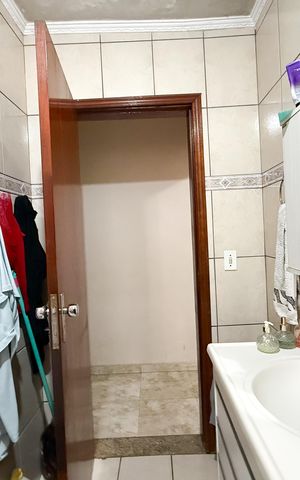 Casa para alugar com 100m², 2 quartos e 1 vaga Casa para alugar com 100m², 2 quartos e 1 vagaBanheiro
