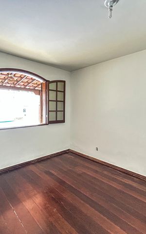 Casa para alugar com 250m², 2 quartos e 4 vagas