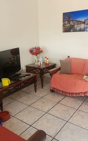 Casa à venda com 252m², 3 quartos e 3 vagas Casa à venda com 252m², 3 quartos e 3 vagasSala