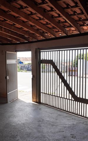 Casa à venda com 90m², 3 quartos e 2 vagasGaragem