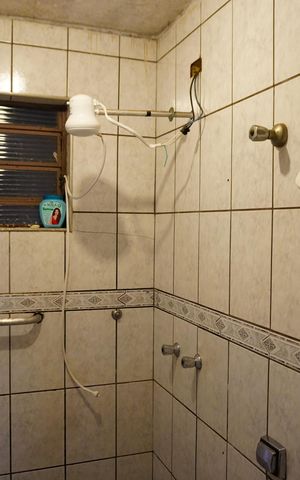 Casa à venda com 90m², 3 quartos e 2 vagasBanheiro