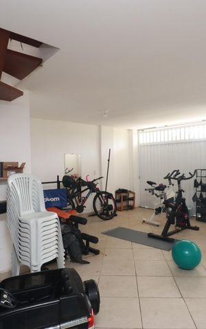 Casa de condomínio para alugar com 300m², 3 quartos e 4 vagas Casa de condomínio para alugar com 300m², 3 quartos e 4 vagasGaragem