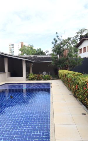 Casa de condomínio para alugar com 300m², 3 quartos e 4 vagas Casa de condomínio para alugar com 300m², 3 quartos e 4 vagasÁrea comum - Piscina