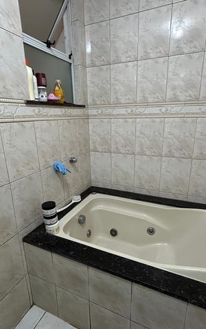 Apartamento para alugar com 200m², 4 quartos e 3 vagasBanheiro da Suíte 1