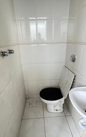 Apartamento para alugar com 200m², 4 quartos e 3 vagasBanheiro de serviço