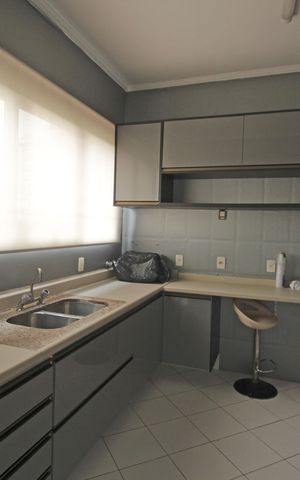 Apartamento para alugar com 150m², 3 quartos e 2 vagasCozinha e Área de Serviço