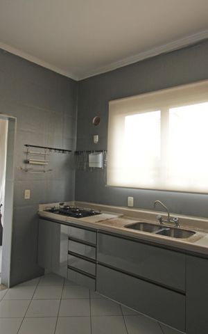 Apartamento para alugar com 150m², 3 quartos e 2 vagasCozinha e Área de Serviço