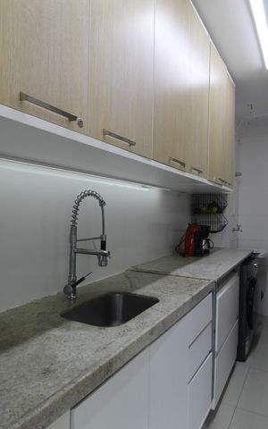 Apartamento à venda com 77m², 2 quartos e 1 vagaCozinha e Área de Serviço