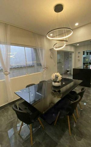 Casa à venda com 140m², 3 quartos e 2 vagas