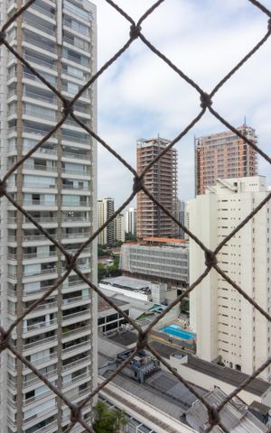 Apartamento à venda com 198m², 4 quartos e 3 vagas Apartamento à venda com 198m², 4 quartos e 3 vagasVista da Sacada