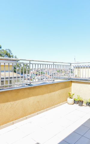 Apartamento à venda com 82m², 2 quartos e 1 vagaVaranda