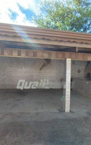 Casa à venda com 282m², 4 quartos e 6 vagas
