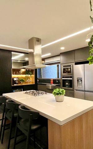 Apartamento à venda com 232m², 4 quartos e 2 vagas