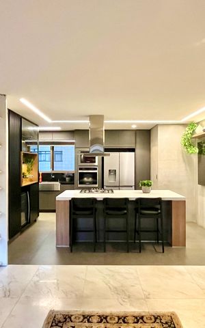 Apartamento à venda com 232m², 4 quartos e 2 vagas