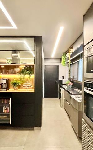 Apartamento à venda com 232m², 4 quartos e 2 vagas